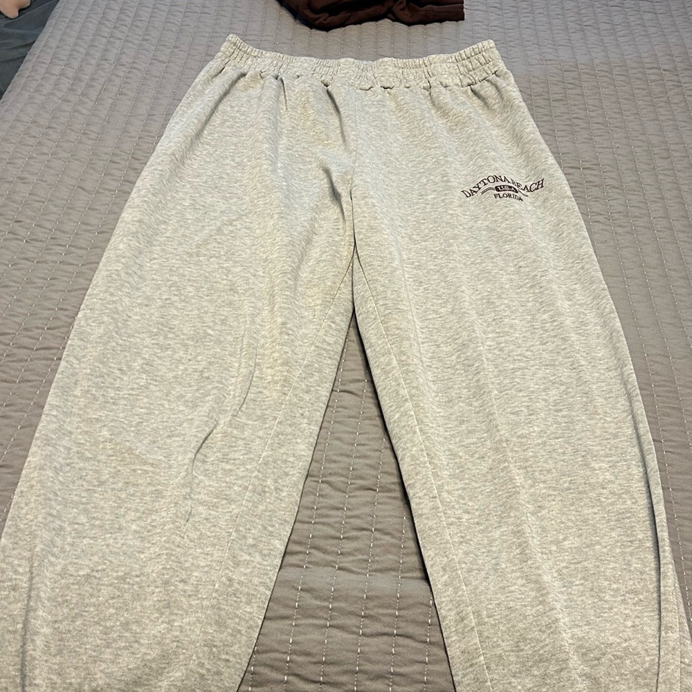 Women’s Gray Sweatpants